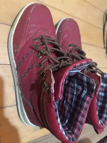 빨간색 하이컷 스니커즈 26.0