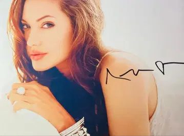 안젤리나 졸리 친필 사인 사진 말레피센트 zf1