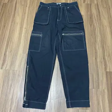 블랙 워크 팬츠 지퍼 포켓 부착