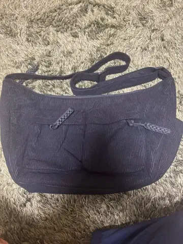 코듀로이 숄더백 블랙