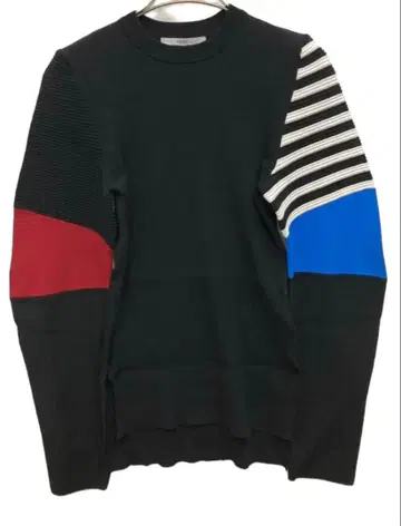 UN3D. 아스리드 니트