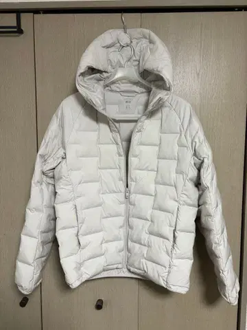 UNIQLO PUFFTECH 다운 자켓 L 화이트