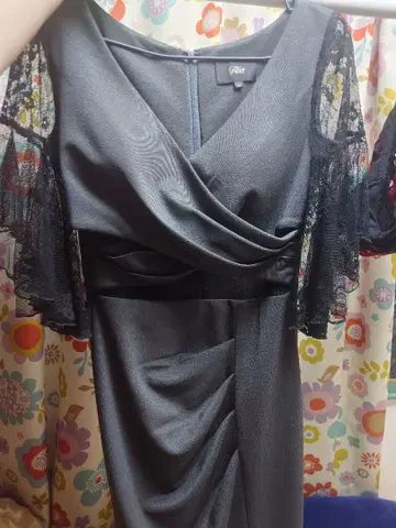 Alice 다크 그레이 레이스 소매 드레스 M