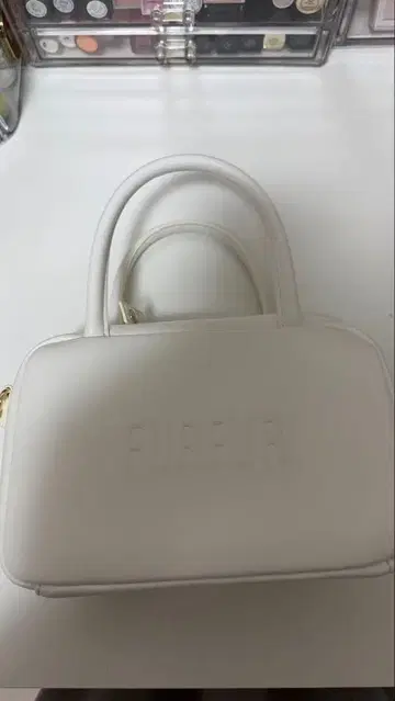 FURFUR 화이트 핸드백