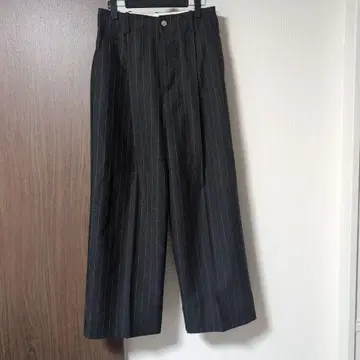 GU and beautiful people 스트라이프 와이드 팬츠