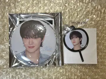 TREASURE 지훈 캔뱃지 캡슐 토이 부채