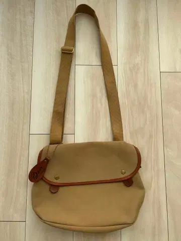 레이디 Brady AVON 참 포함