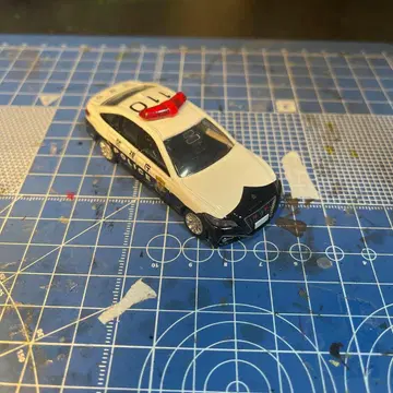 토미카 프리미엄 도요타 크라운(220계) 패트롤카