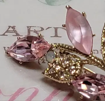 반돔 부티크 브로치 핑크 잎