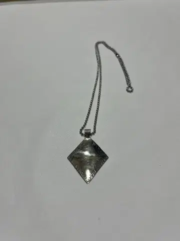 브루나보인 다이아몬드 펜던트 목걸이