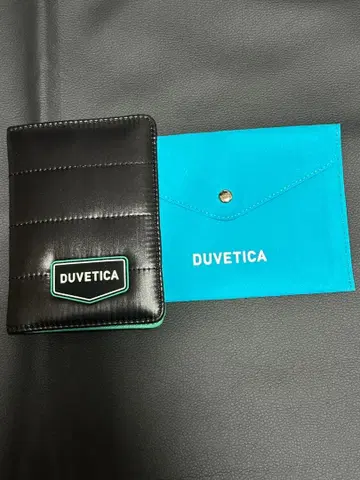 DUVETICA 블랙 카드 케이스