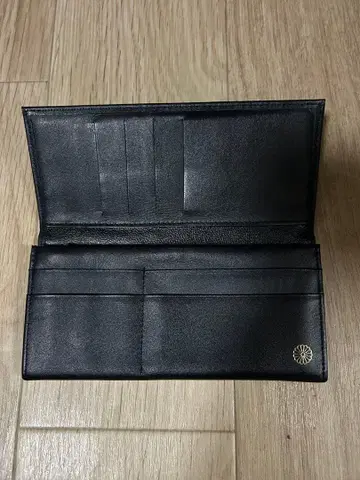 황궁 지갑 블랙 1년 사용했습니다