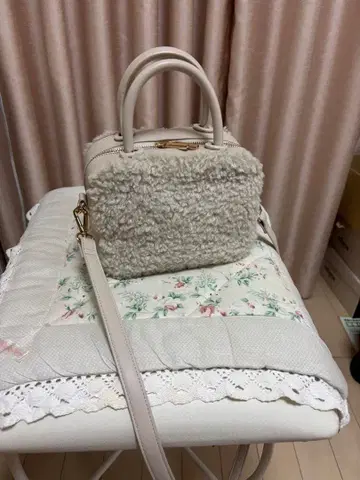 내추럴 뷰티 베이직 컬리 인조 모피 숄더백