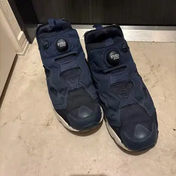 인스타 펌프 스니커즈 네이비