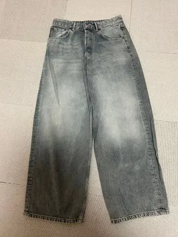 ZARA 슈퍼 배기 핏 청바지 EUR42