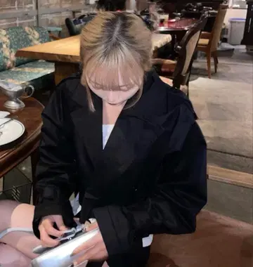 숏 기장 트렌치코트 블랙