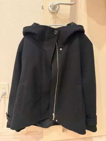 GU 후드 부착 블랙 코트 S 사이즈