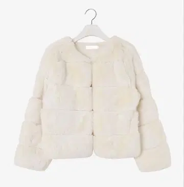 볼륨 퍼 자켓 아이보리