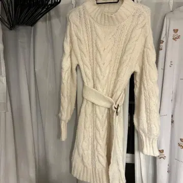 ROYAL PARTY 아이보리 케이블 니트