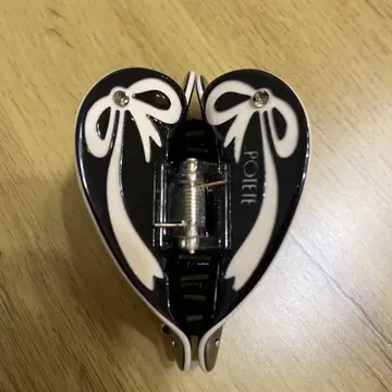 POTETE 리본 하트 클립 블랙 포테테