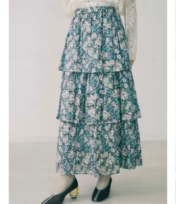 merry jenny 플라워 프린트 티어드 플레어 스커트