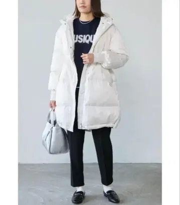 Miss Arrivo 백 슬릿 드로스트 다운 화이트 M 새상품급