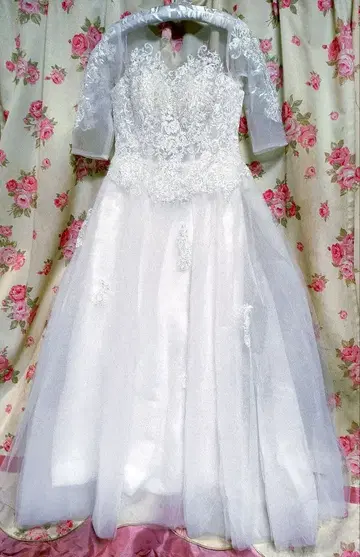 새상품 화이트 웨딩 드레스 레이스 자수 튤 드레스