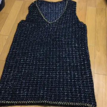 라메 믹스 트위드 V넥 베스트