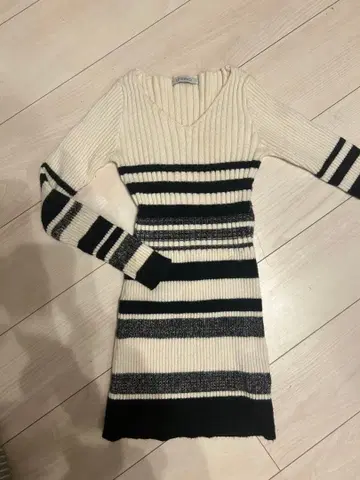 LIP SERVICE 스트라이프 니트 원피스