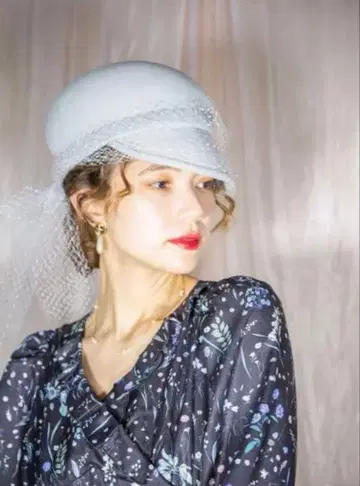 CA4LA x jour de muguet 비대칭 튤 헌팅 캡