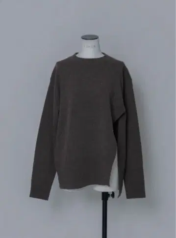 LOHEN 사이드 슬릿 니트 브라운