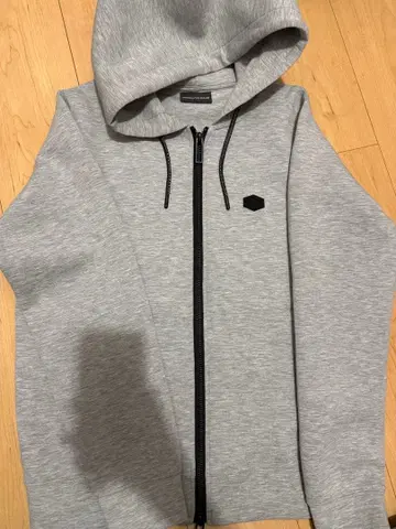 [새상품급] EMPORIO ARMANI (엠포리오 아르마니) 후드티