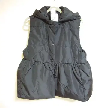 새상품 택 포함 coca 후드 부착 페플럼 충전솜 베스트