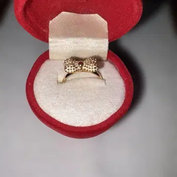 리본 디자인의 패션 반지