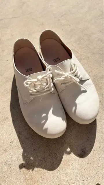 BIRKENSTOCK 로퍼 화이트 37