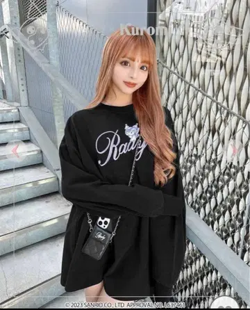 레이디 쿠로미 콜라보 긴팔 티셔츠 트레이닝복 블랙 S사이즈 인기