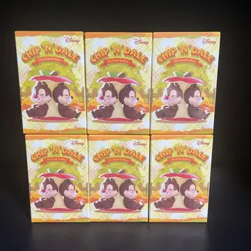 POP MART 디즈니 칩과 데일 피규어