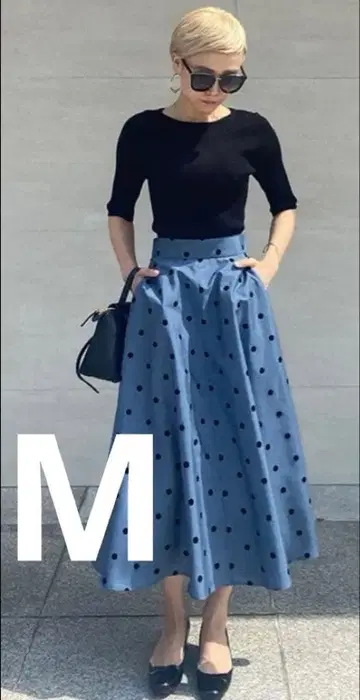 [새상품급] JENNE 일본제 플로키 도트 플레어 스커트 M 블루