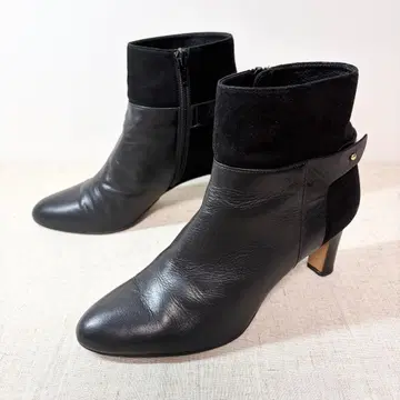 새상품급 odette e odile 숏부츠 스트랩 사이드 지퍼