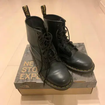 닥터마틴 네이비 부츠 8홀 23.5cm UK 사이즈 5