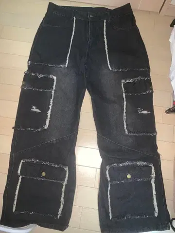 데미지 가공 블랙 워크 팬츠