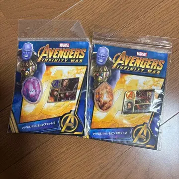 인피니티 스톤 아크릴 배지와 핀즈 세트