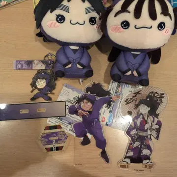 헤이스케 봉제 인형과 아크릴 스탠드 세트