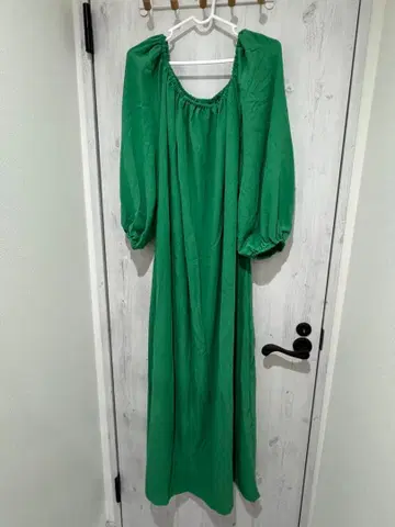 그린 롱 드레스 퍼프 슬리브