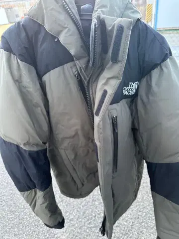 THE NORTH FACE 다운 자켓 올리브 그린/블랙