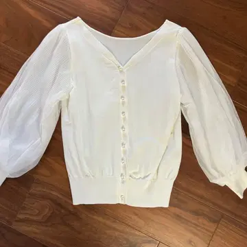 apuwear.s 화이트 긴팔 가디건 사이즈 2