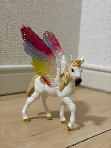 유니콘 피규어 레인보우 깃털 포함
