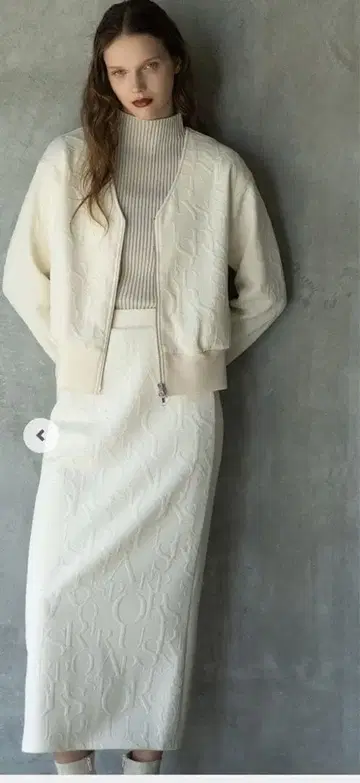 이번 시즌 미사용 이브스 알파벳 스커트