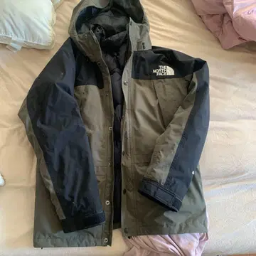 THE NORTH FACE M 사이즈 다운 자켓 블랙/그레이