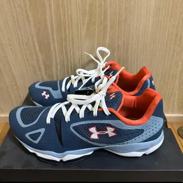 언더아머 MicroG 펄스TR